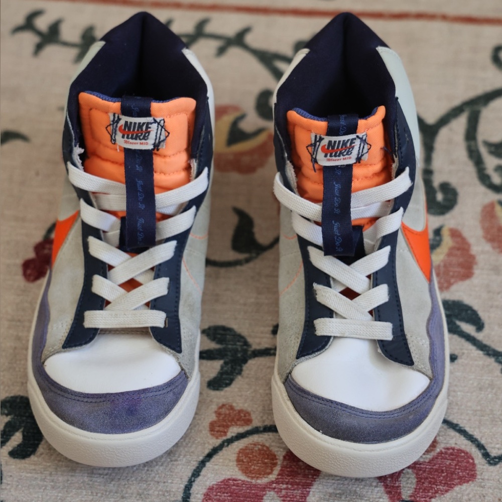 Nike Blazer Mid Youth Sneakers Size 2.5Y – Retro Colorblock Orange Navy – Clean